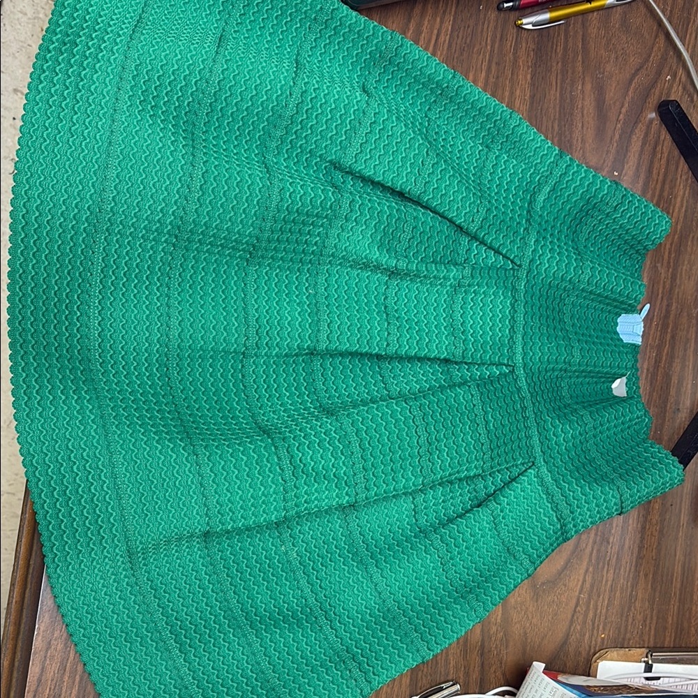 Emerald Green Midi A-Line Skirt with Pleated Design for Casual Work